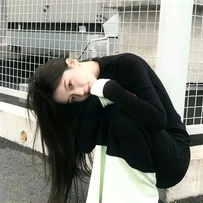 戴丝绸帽的男人